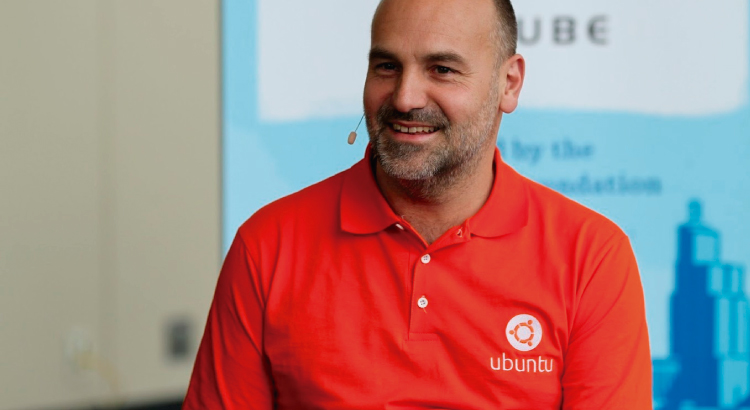 Mark Shuttleworth cree que sin la fragmentación, Linux podría haber triunfado en el escritorio, pero entonces no sería Linux